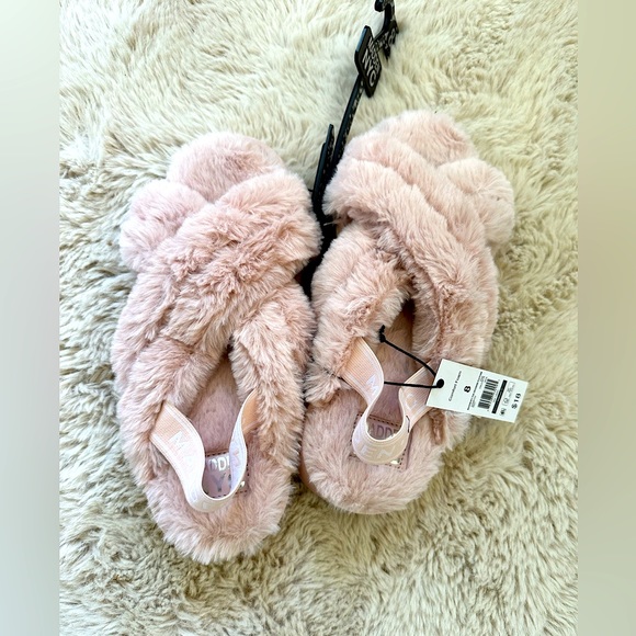 Fuzzy Sandals - Picture 1 of 4